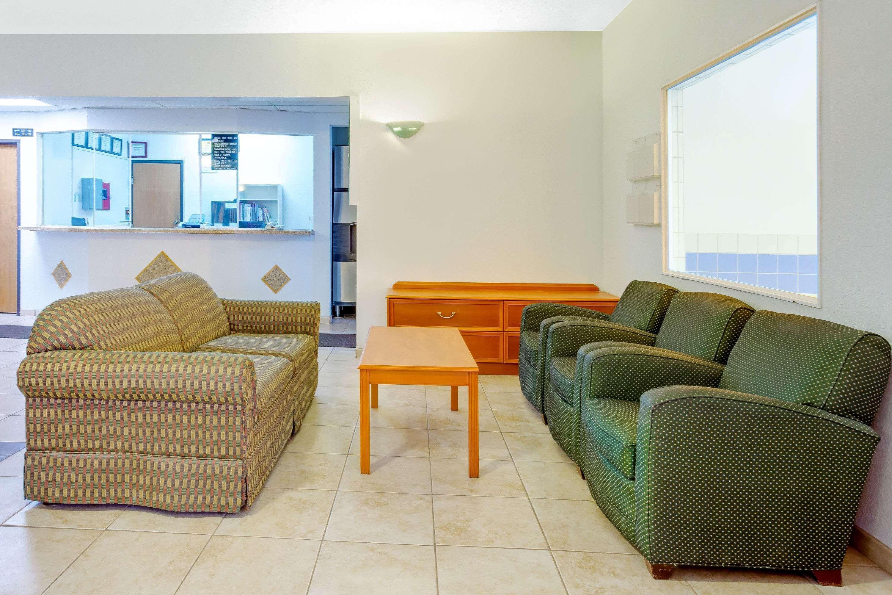 Motel Super 8 By Wyndham Price Exteriér fotografie
